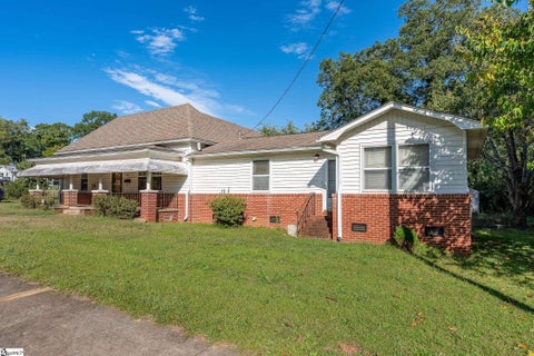 Photo of 303 Pine Street, Seneca, SC 29678 (MLS # 1606816)