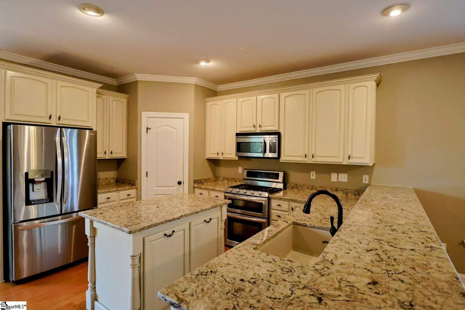 216 Asheton Lakes Way