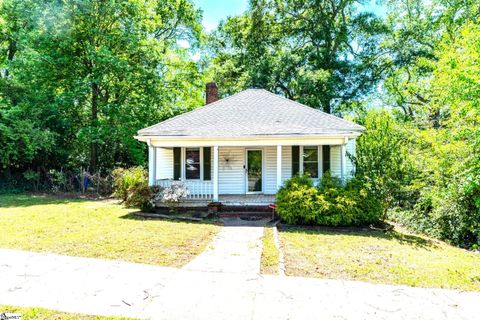 Photo of 121 Ebaugh Avenue, Greenville, SC 29607 (MLS # 1588535)