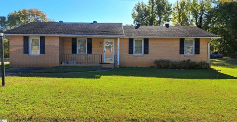 Photo of 707 Staunton Bridge Road, Greenville, SC 29611 (MLS # 1577245)