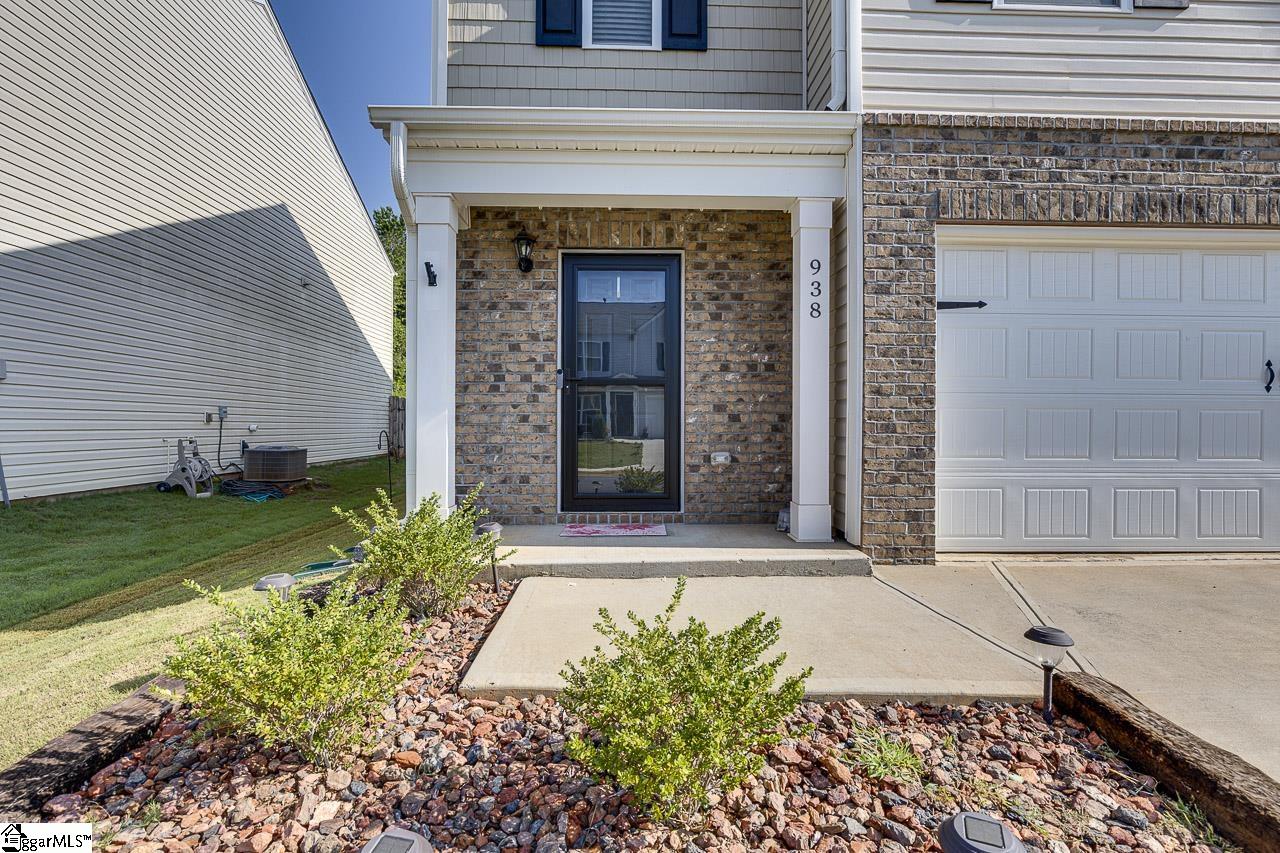 938 Ashwood Way