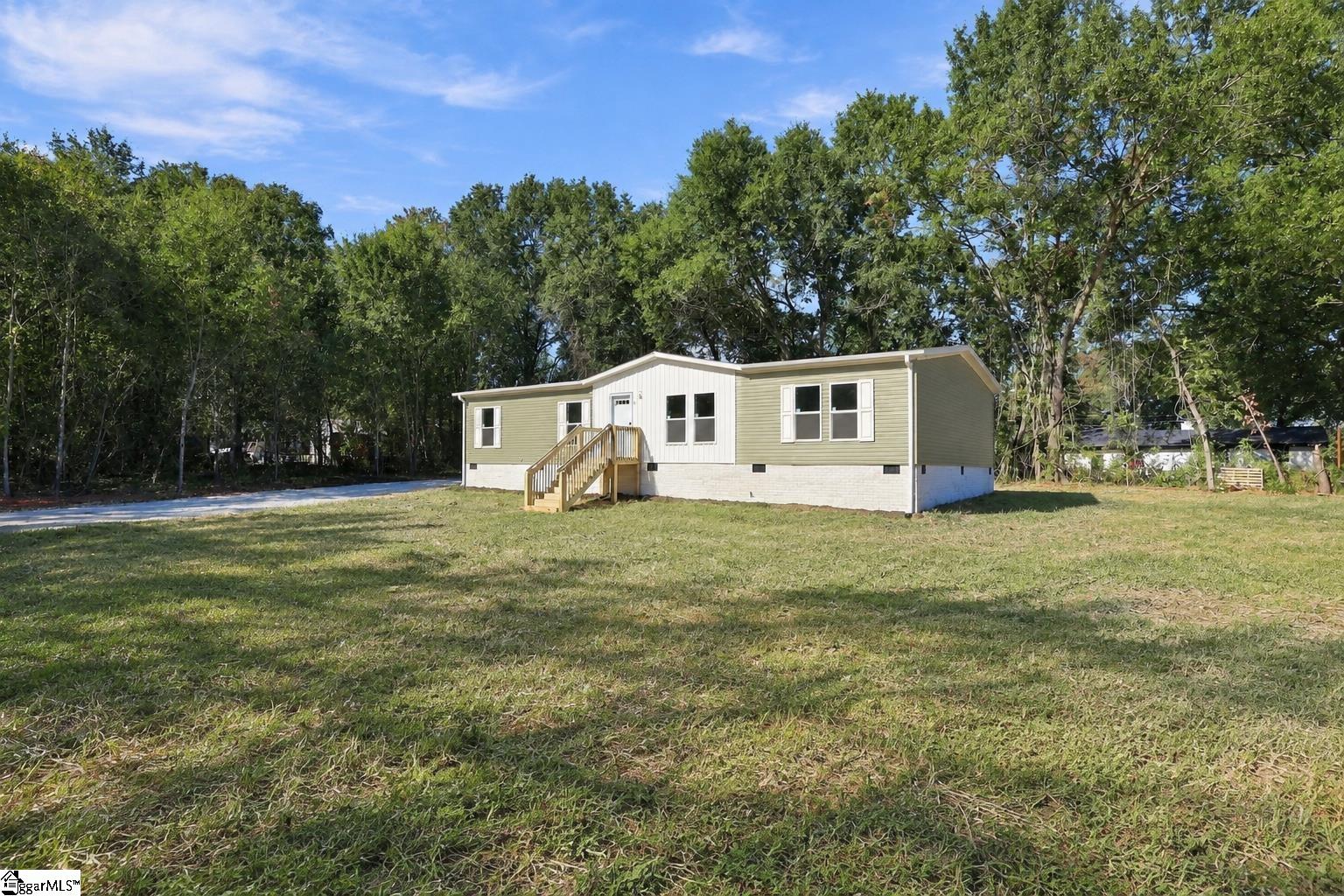 10 Lakeside Drive