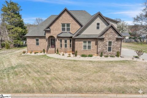 Photo of 207 Poplar Ridge Road, Simpsonville, SC 29681 (MLS # 1584553)