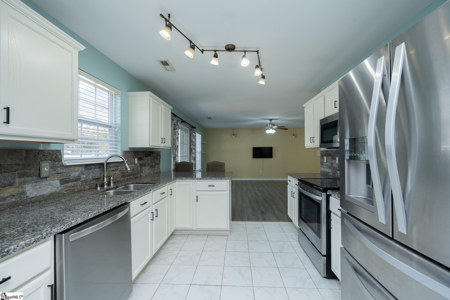 Easley, South Carolina 29642, United States, 4 Bedrooms Bedrooms, ,3 BathroomsBathrooms,Residential,Active,231729