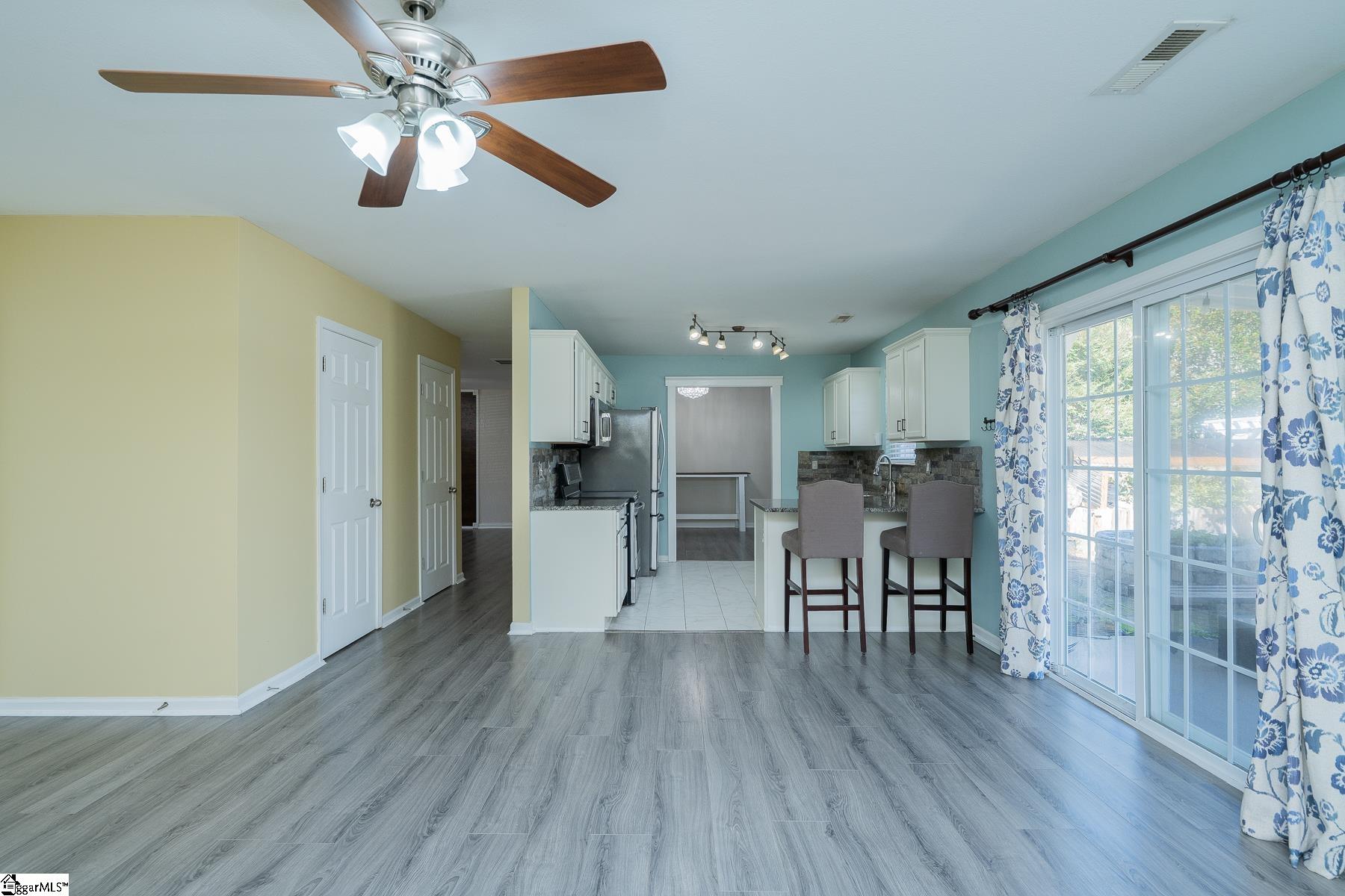 Easley, South Carolina 29642, United States, 4 Bedrooms Bedrooms, ,3 BathroomsBathrooms,Residential,Active,231729