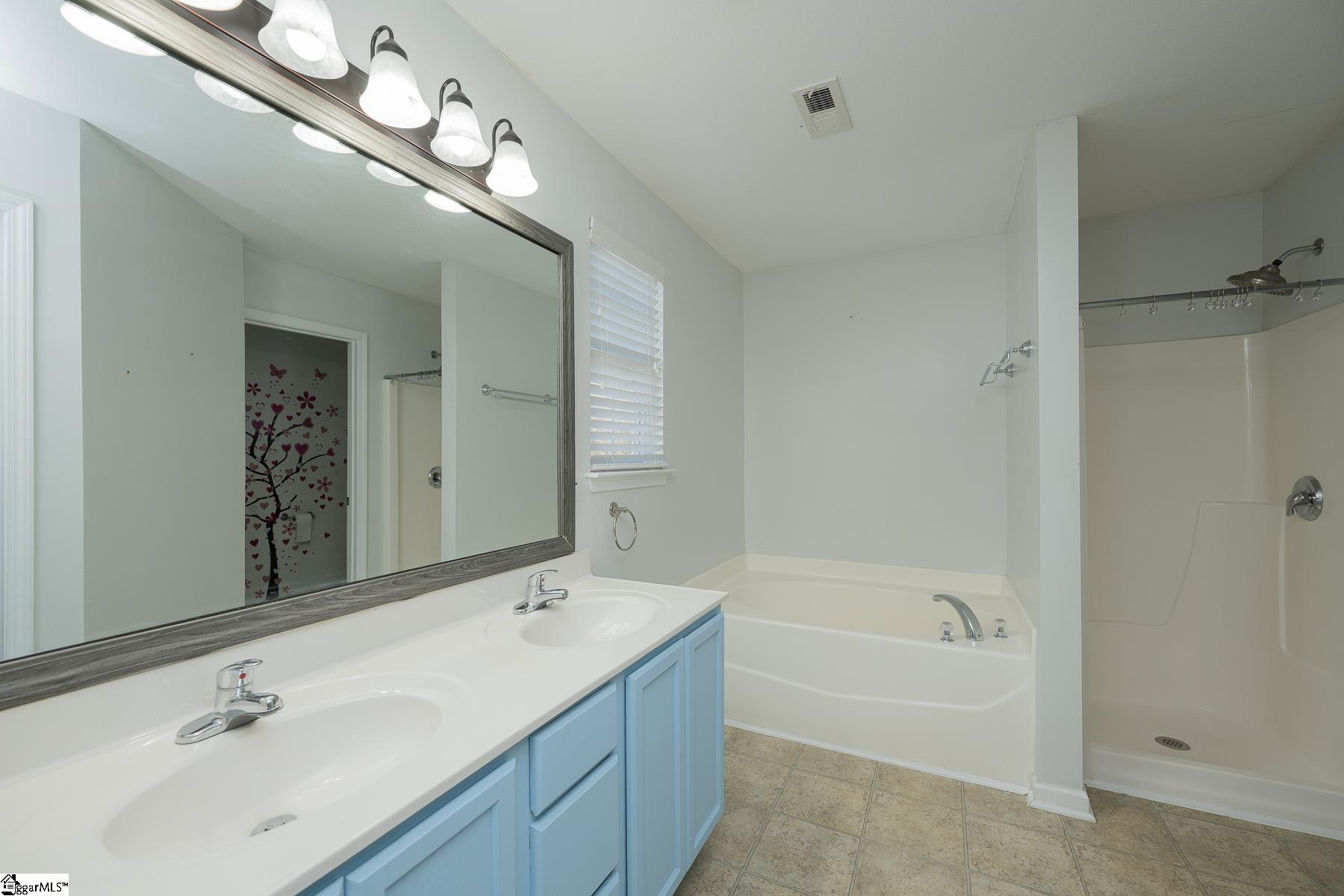 Easley, South Carolina 29642, United States, 4 Bedrooms Bedrooms, ,3 BathroomsBathrooms,Residential,Active,231729