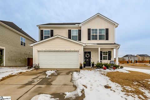 Photo of 404 Grantham Court, Spartanburg, SC 29303 (MLS # 1580829)