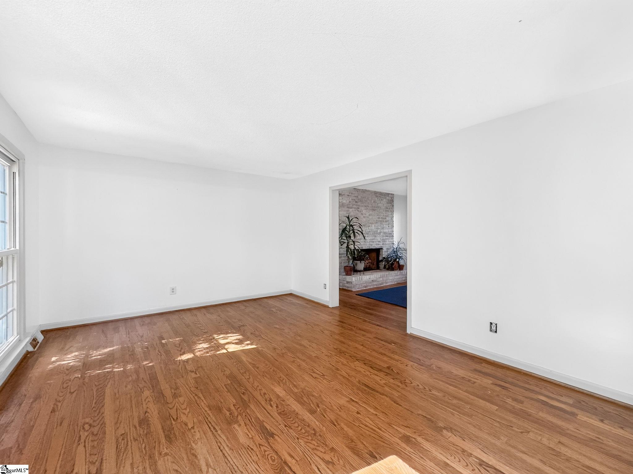 910 Sussex Court