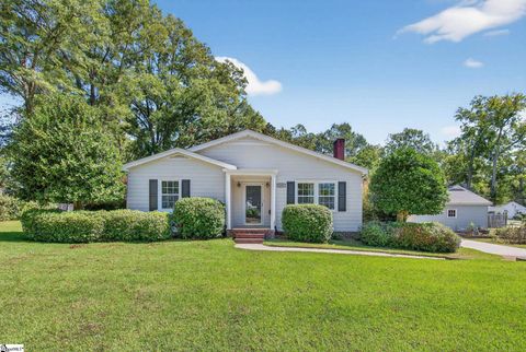 Photo of 105 S Holland Street, Clinton, SC 29325 (MLS # 1571237)