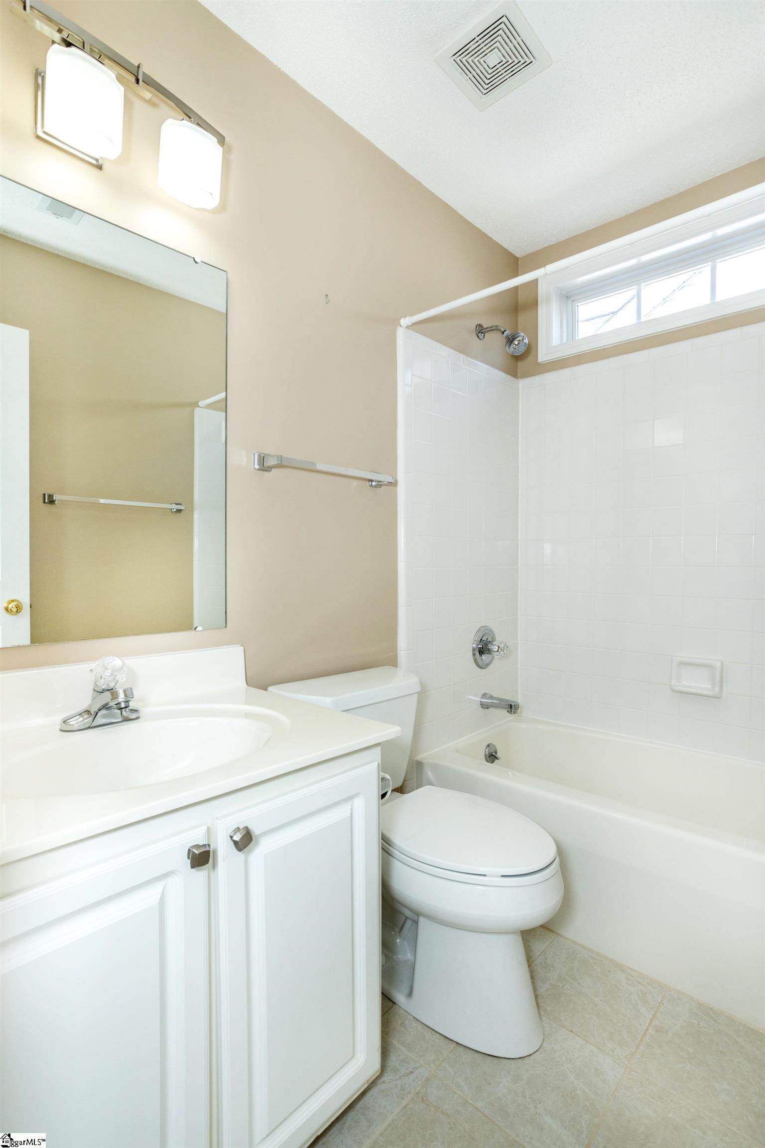 Greenville, South Carolina 29615, United States, 3 Bedrooms Bedrooms, ,2 BathroomsBathrooms,Residential,Contingent,101565