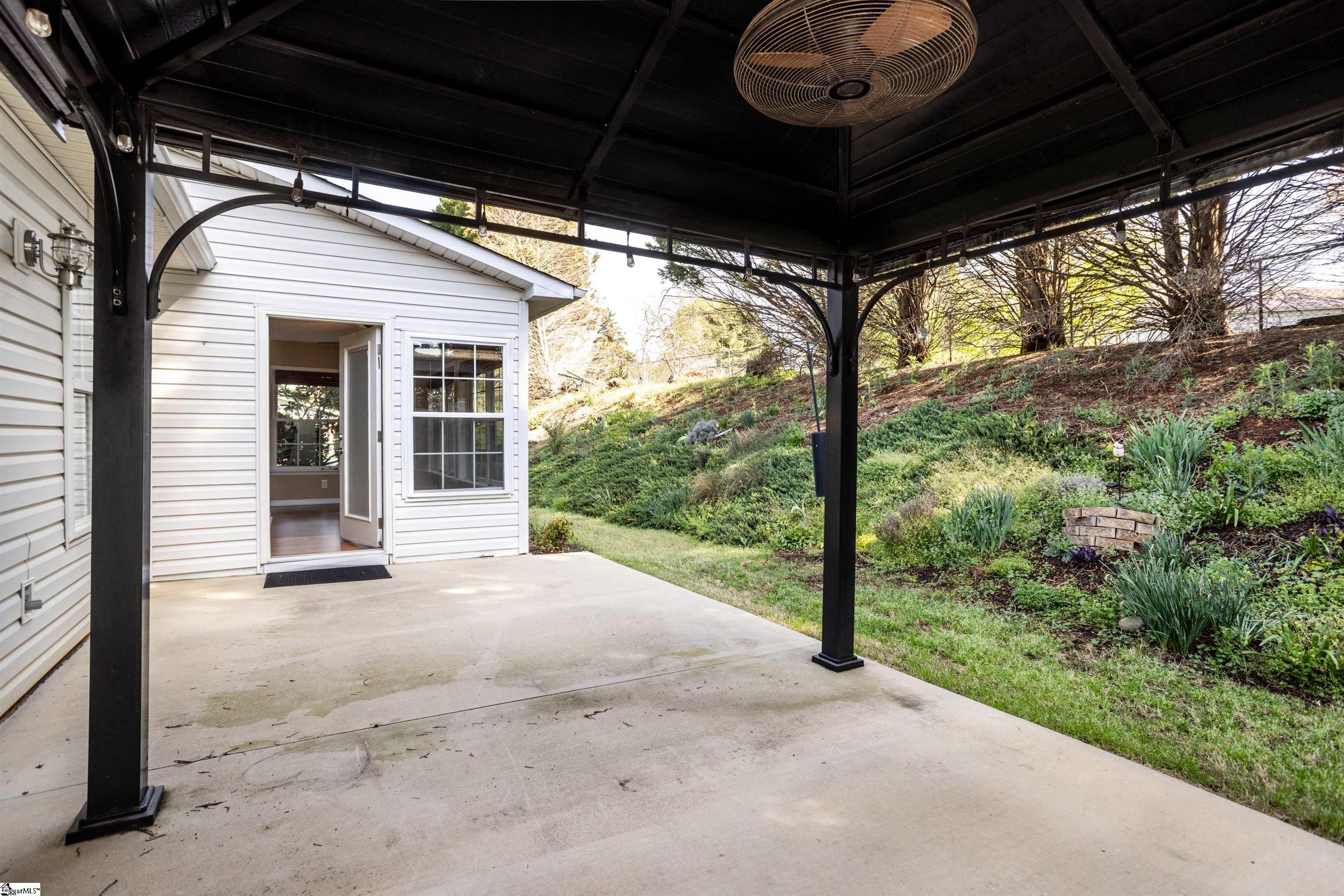 Greenville, South Carolina 29615, United States, 3 Bedrooms Bedrooms, ,2 BathroomsBathrooms,Residential,Contingent,101565