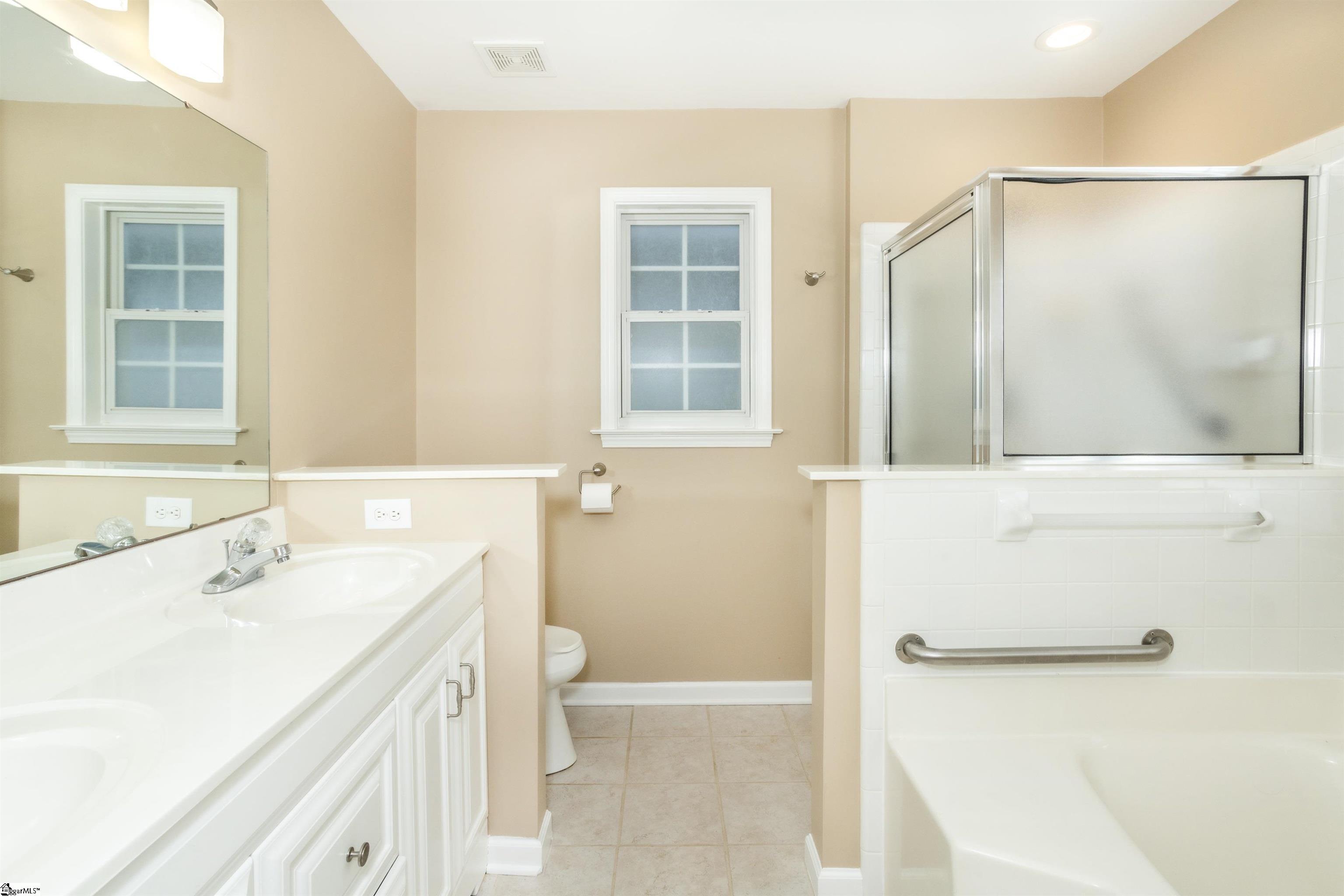 Greenville, South Carolina 29615, United States, 3 Bedrooms Bedrooms, ,2 BathroomsBathrooms,Residential,Contingent,101565