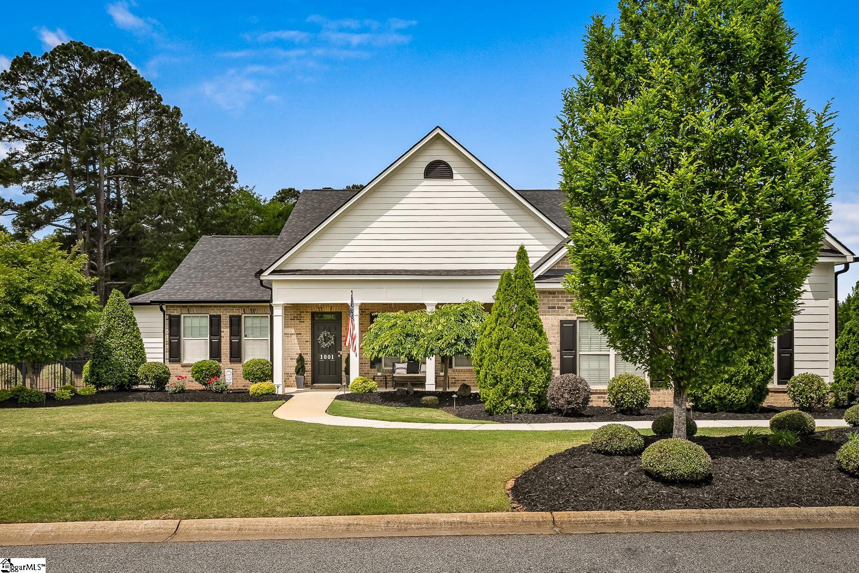 1001 Hillcrest Court