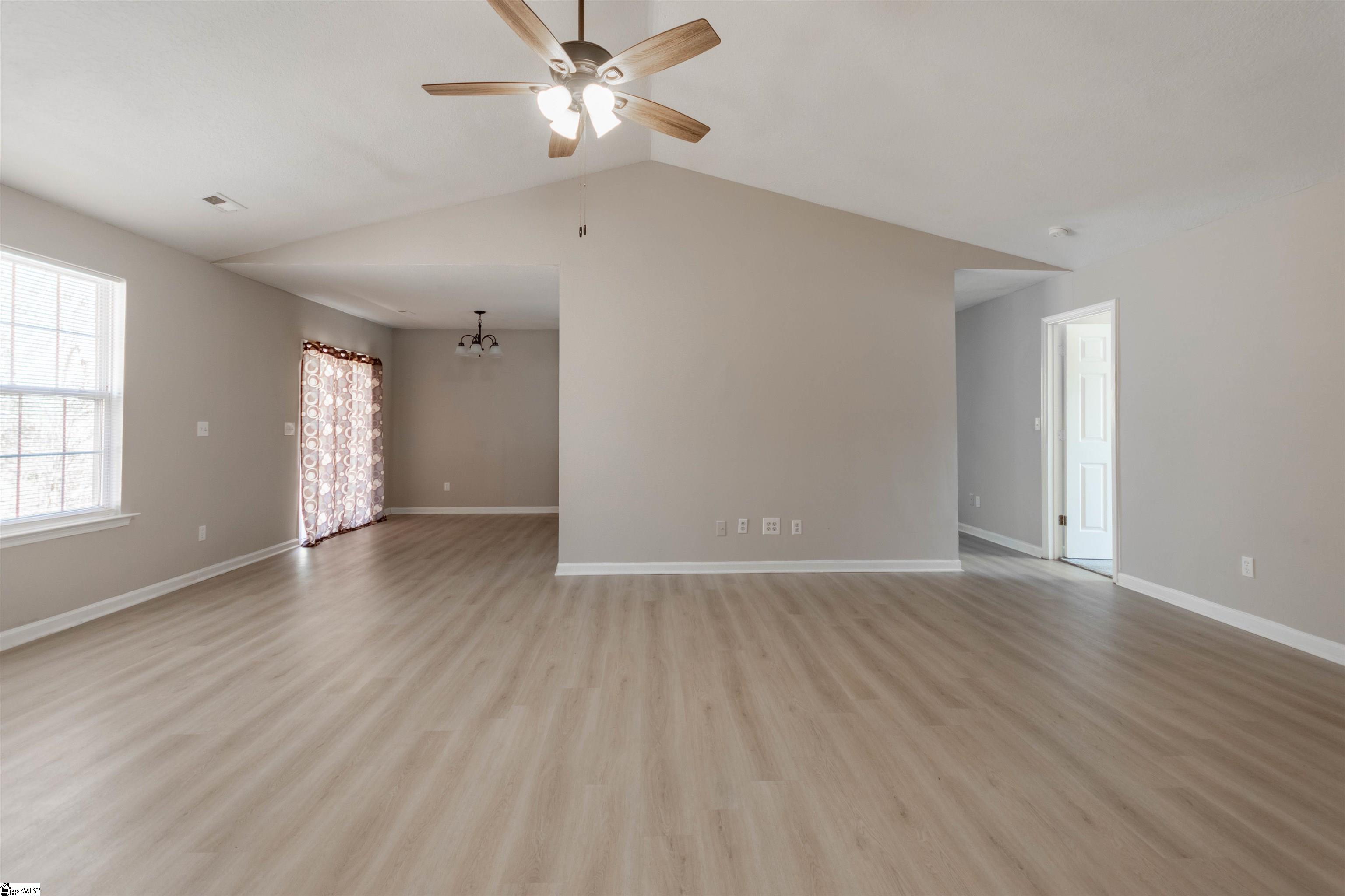 Spartanburg, South Carolina 29301, United States, 3 Bedrooms Bedrooms, ,2 BathroomsBathrooms,Residential,Active,284