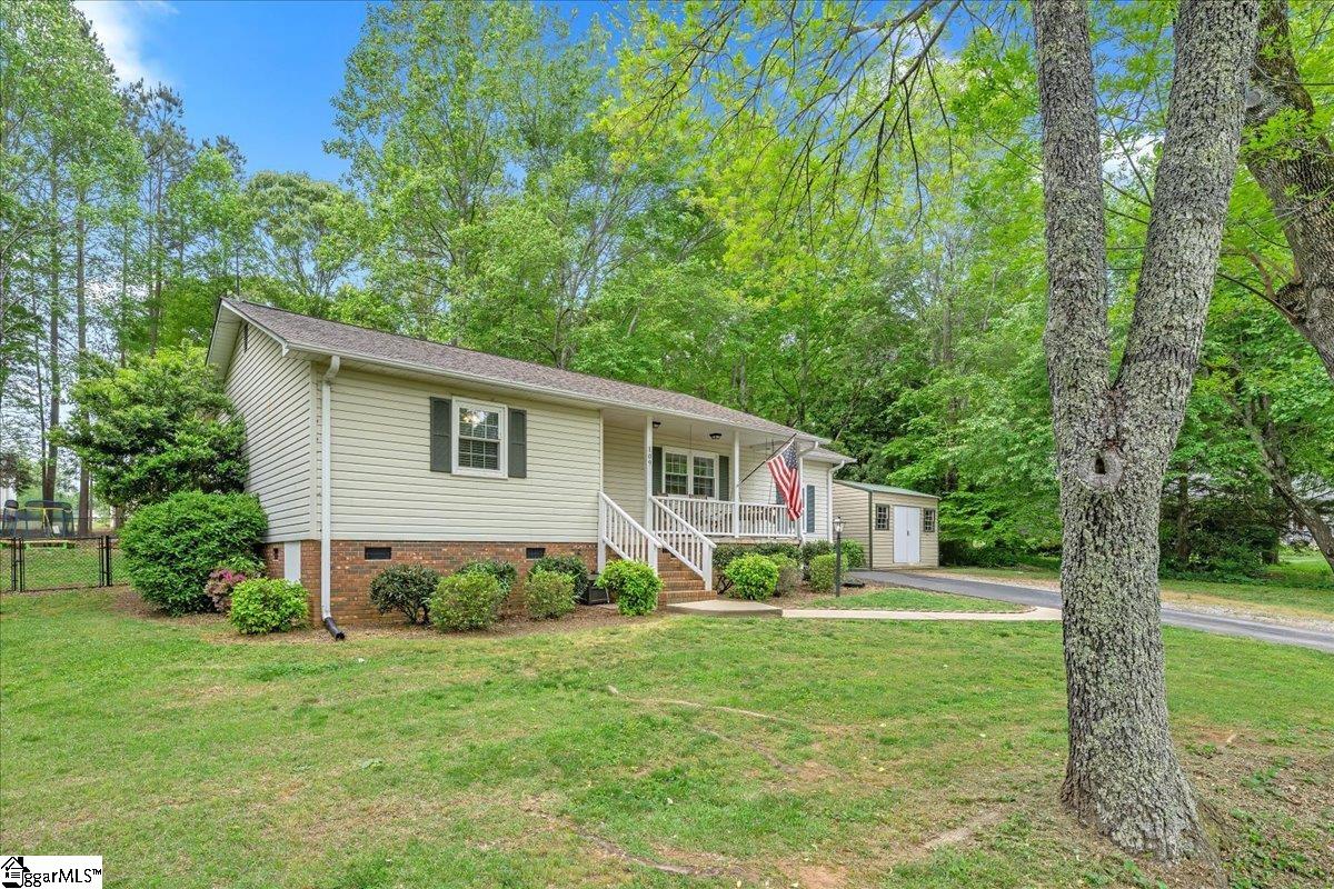 109 Fleetwood Court