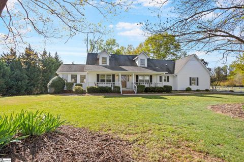 Photo of 198 Pepperidge Drive, Spartanburg, SC 29303 (MLS # 1587136)