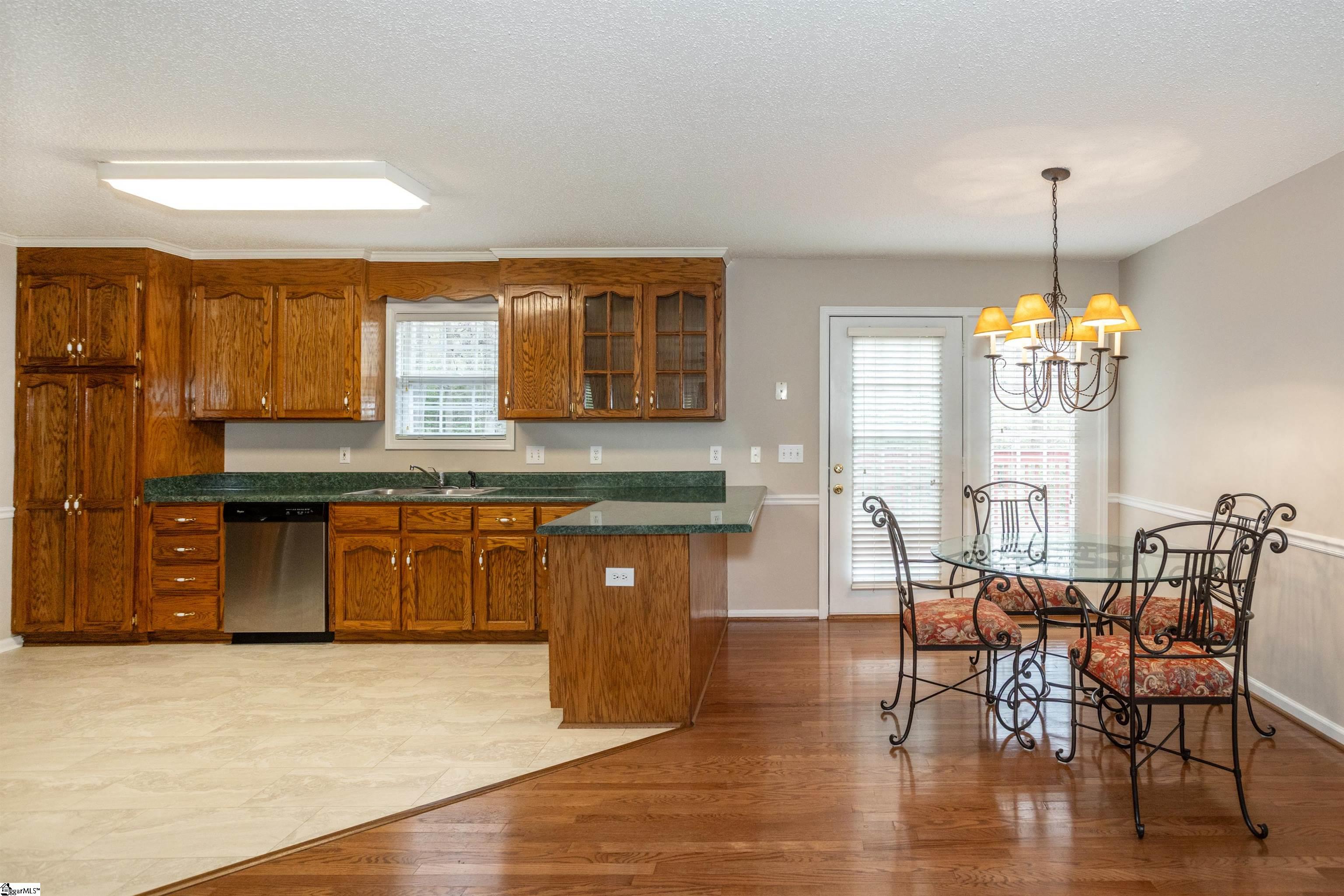 Greer, South Carolina 29651, United States, 3 Bedrooms Bedrooms, ,2 BathroomsBathrooms,Residential,Contingent,102918