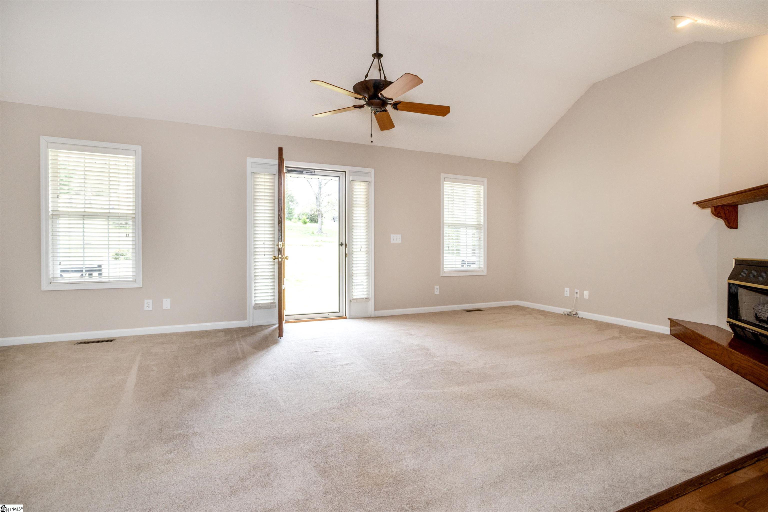 Greer, South Carolina 29651, United States, 3 Bedrooms Bedrooms, ,2 BathroomsBathrooms,Residential,Contingent,102918