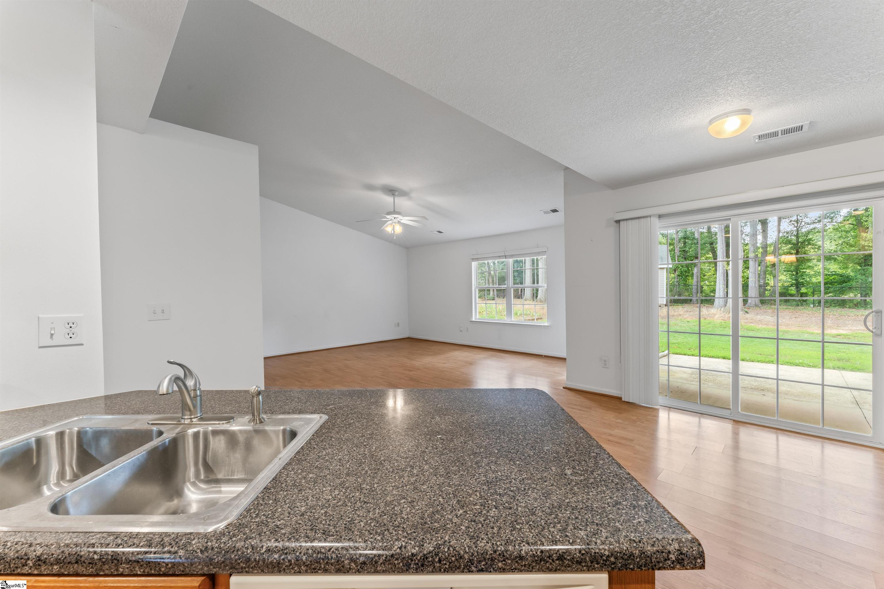 Anderson, South Carolina 29621, United States, 3 Bedrooms Bedrooms, ,2 BathroomsBathrooms,Residential,Pending,154770