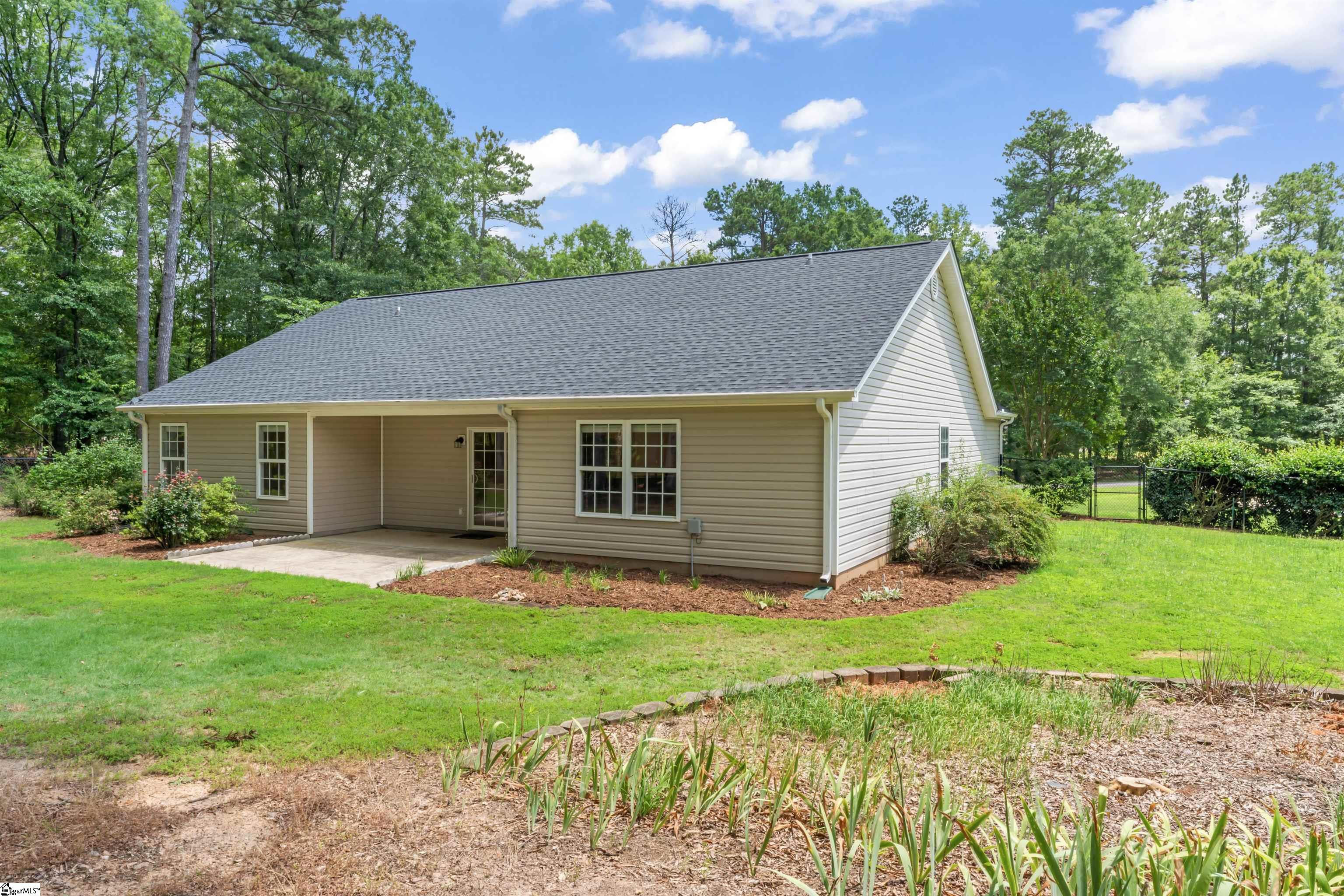 Anderson, South Carolina 29621, United States, 3 Bedrooms Bedrooms, ,2 BathroomsBathrooms,Residential,Pending,154770