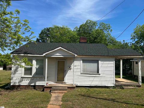 Photo of 413 Duckett Street, Laurens, SC 29360 (MLS # 1589421)