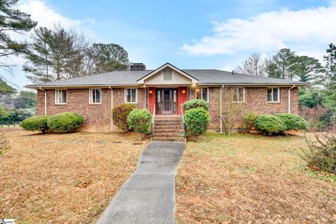 Photo of 455 Mockingbird Lane, Spartanburg, SC 29307 (MLS # 1581092)