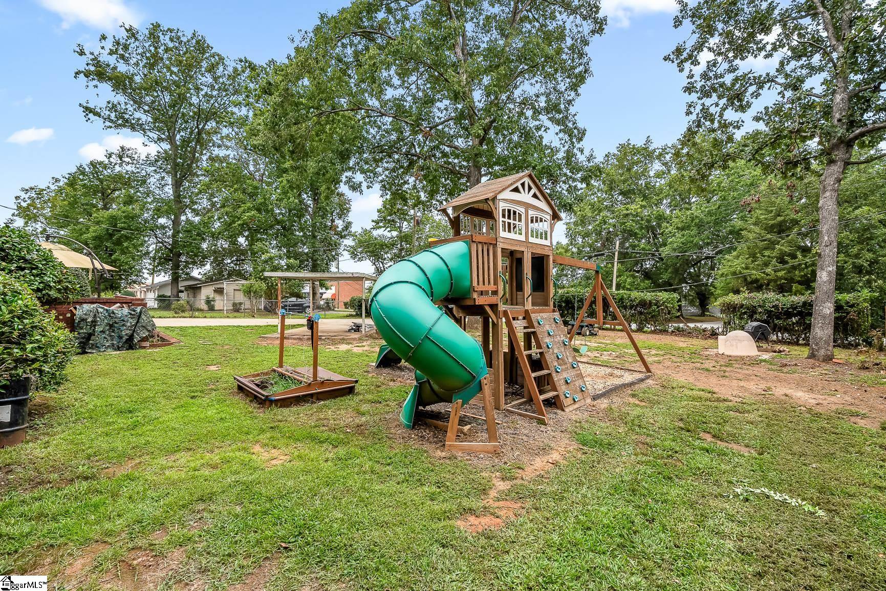 Anderson, South Carolina 29621, United States, 3 Bedrooms Bedrooms, ,2 BathroomsBathrooms,Residential,Active,190201