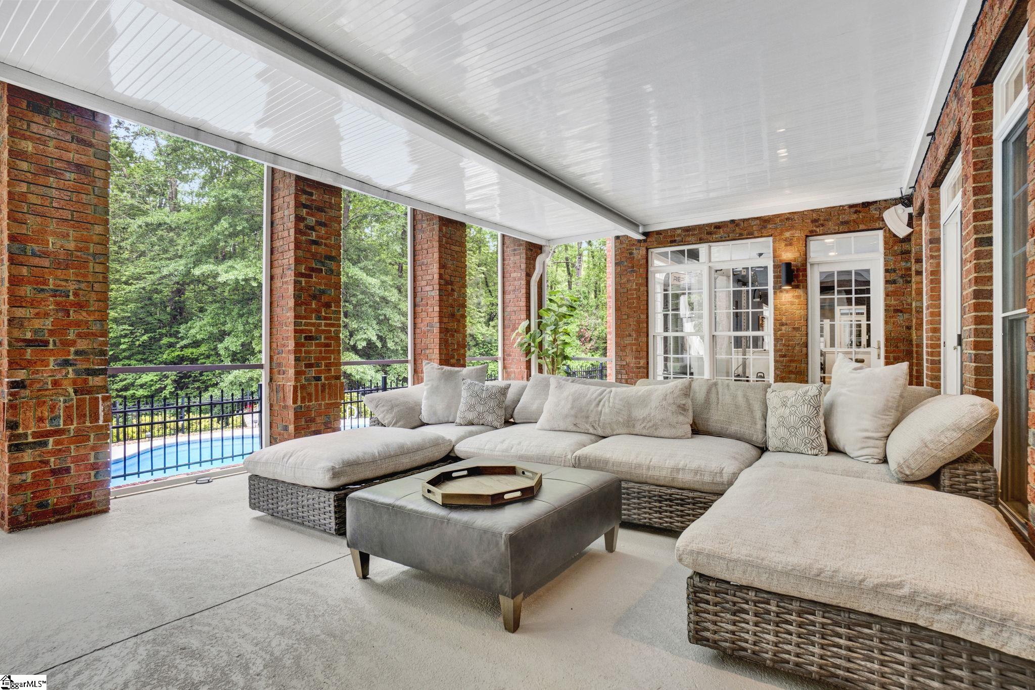 881 Inverness Circle
