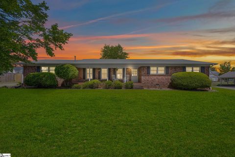 Photo of 205 Meadow Lane, Easley, SC 29642 (MLS # 1592694)