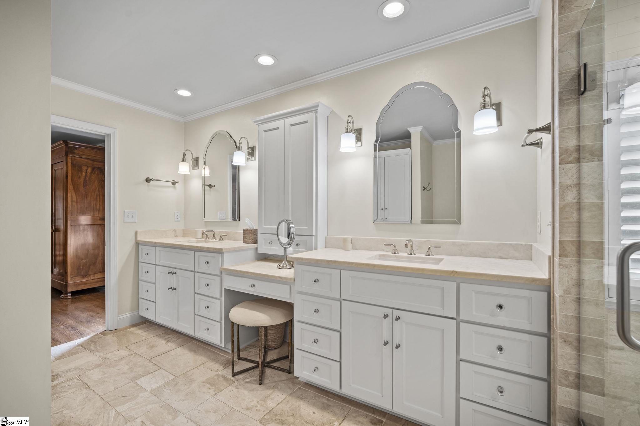 Greenville, South Carolina 29615, United States, 4 Bedrooms Bedrooms, ,5 BathroomsBathrooms,Residential,Contingent,78093