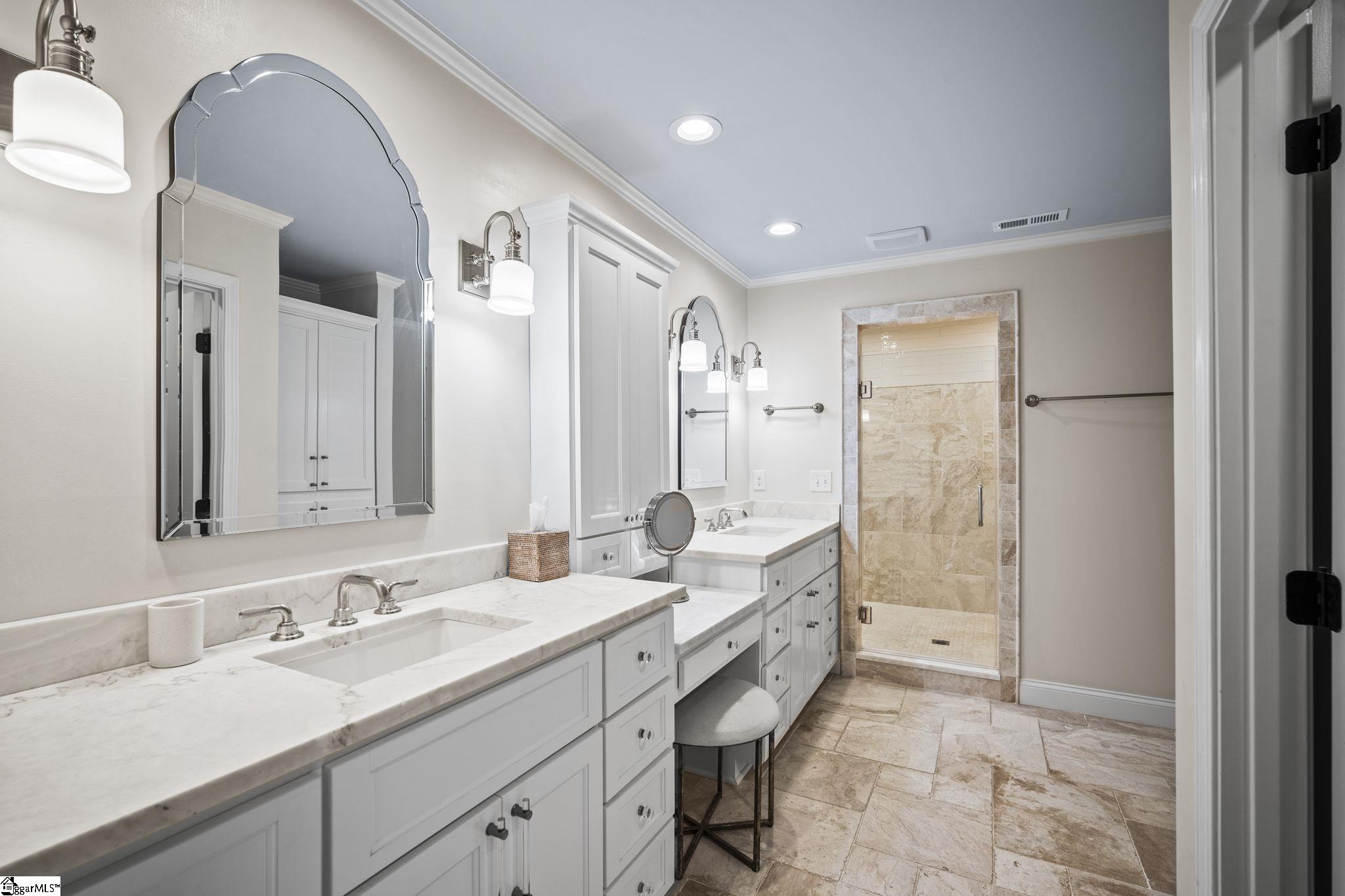 Greenville, South Carolina 29615, United States, 4 Bedrooms Bedrooms, ,5 BathroomsBathrooms,Residential,Contingent,78093