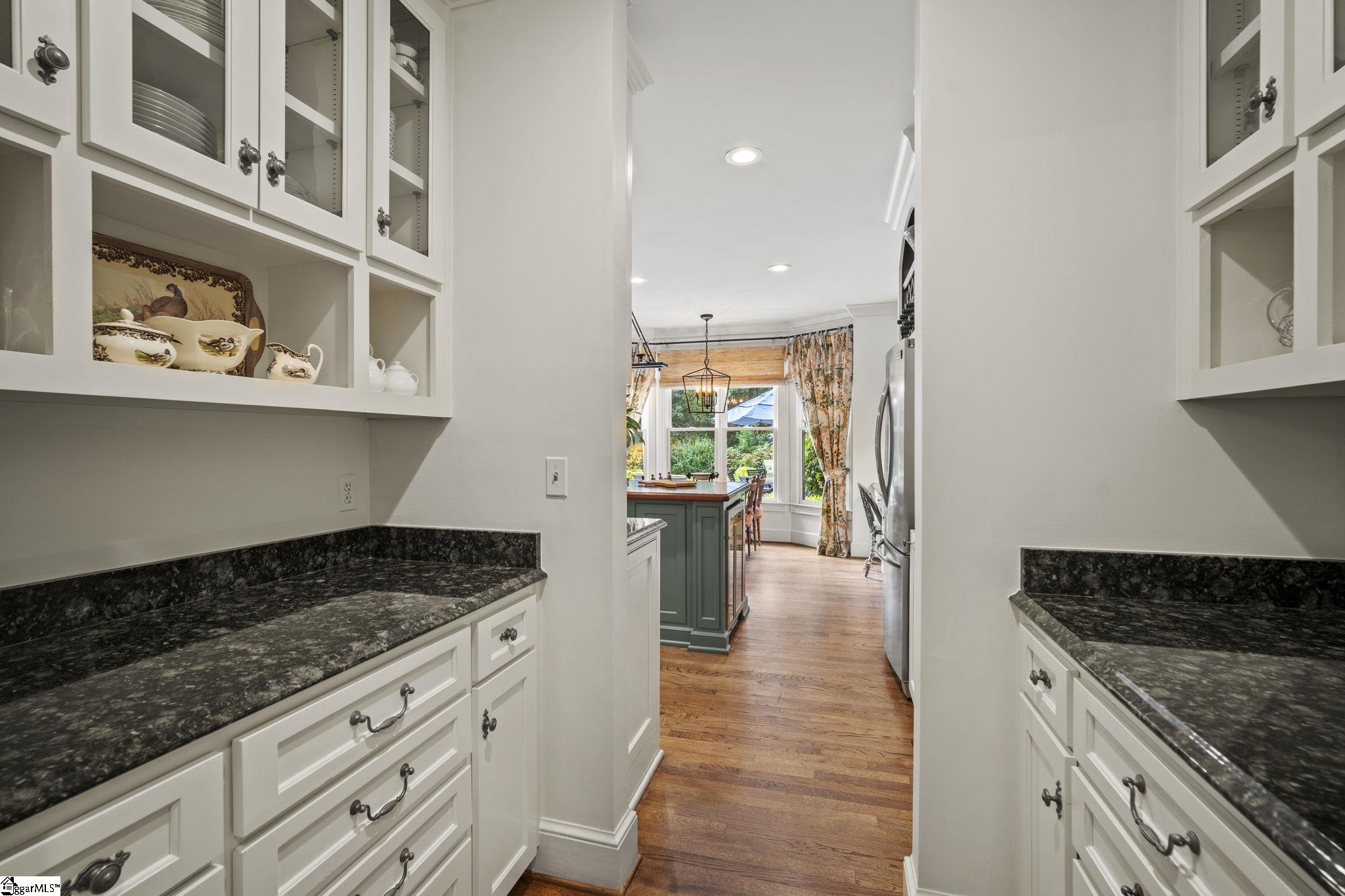 Greenville, South Carolina 29615, United States, 4 Bedrooms Bedrooms, ,5 BathroomsBathrooms,Residential,Contingent,78093