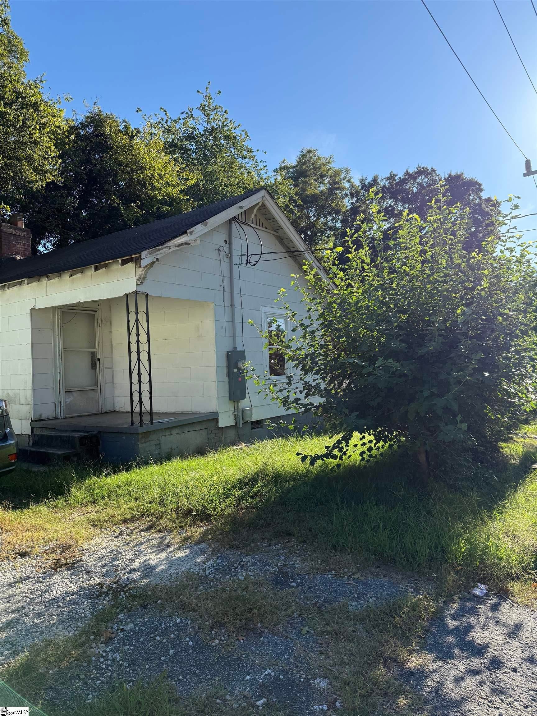 303 W Mauldin Street