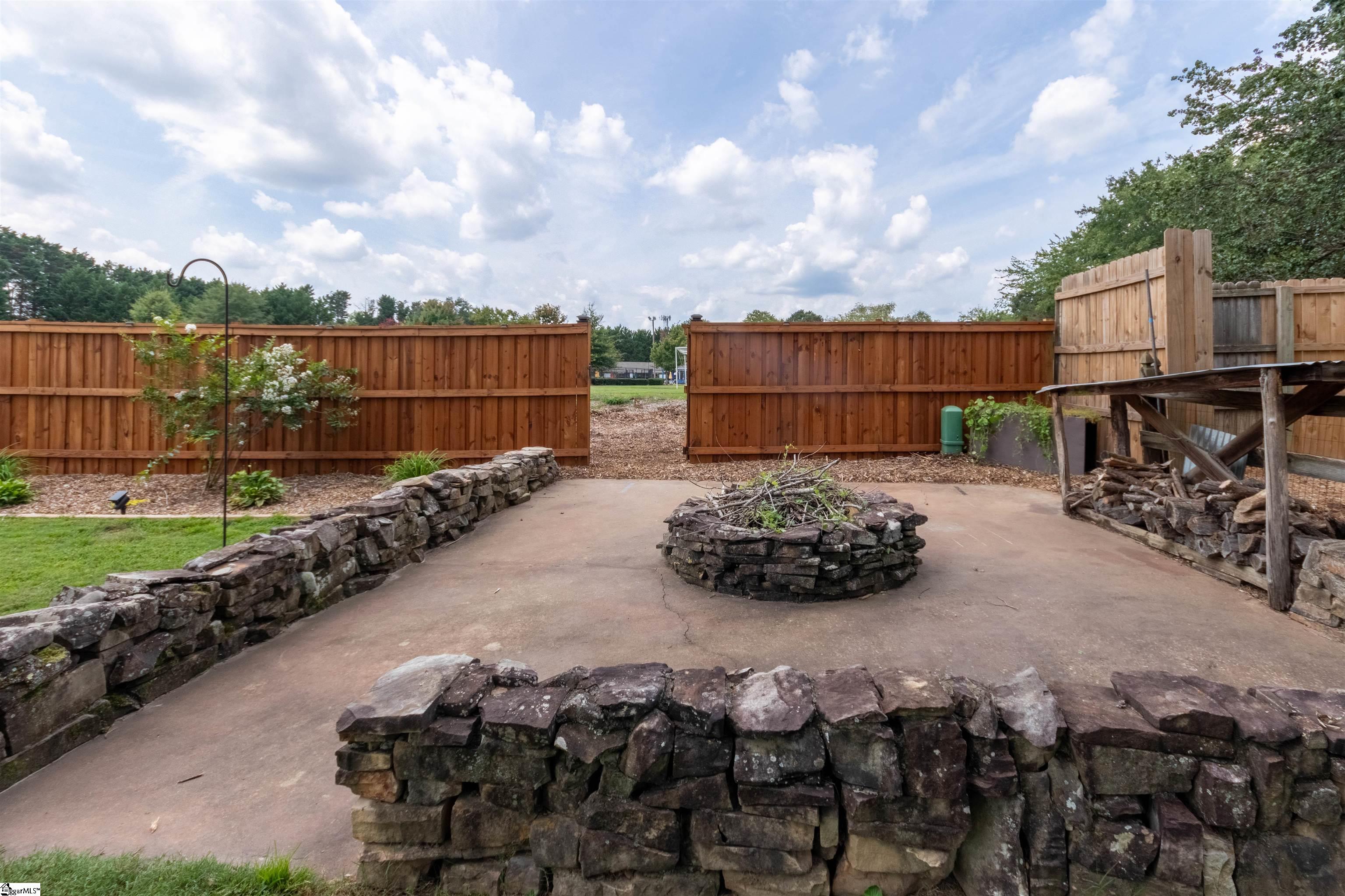 Greer, South Carolina 29650, United States, 4 Bedrooms Bedrooms, ,3 BathroomsBathrooms,Residential,Contingent,200607