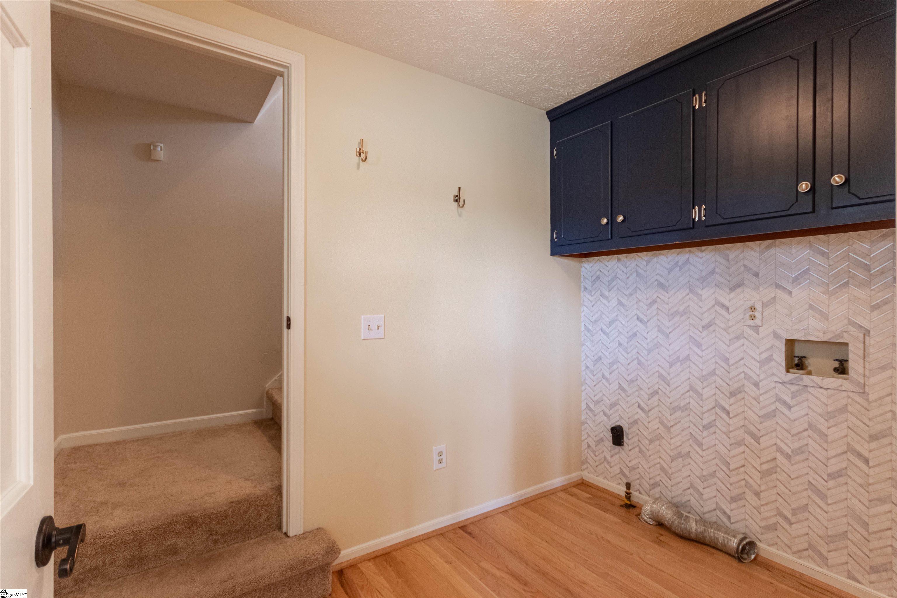 Greer, South Carolina 29650, United States, 4 Bedrooms Bedrooms, ,3 BathroomsBathrooms,Residential,Contingent,200607