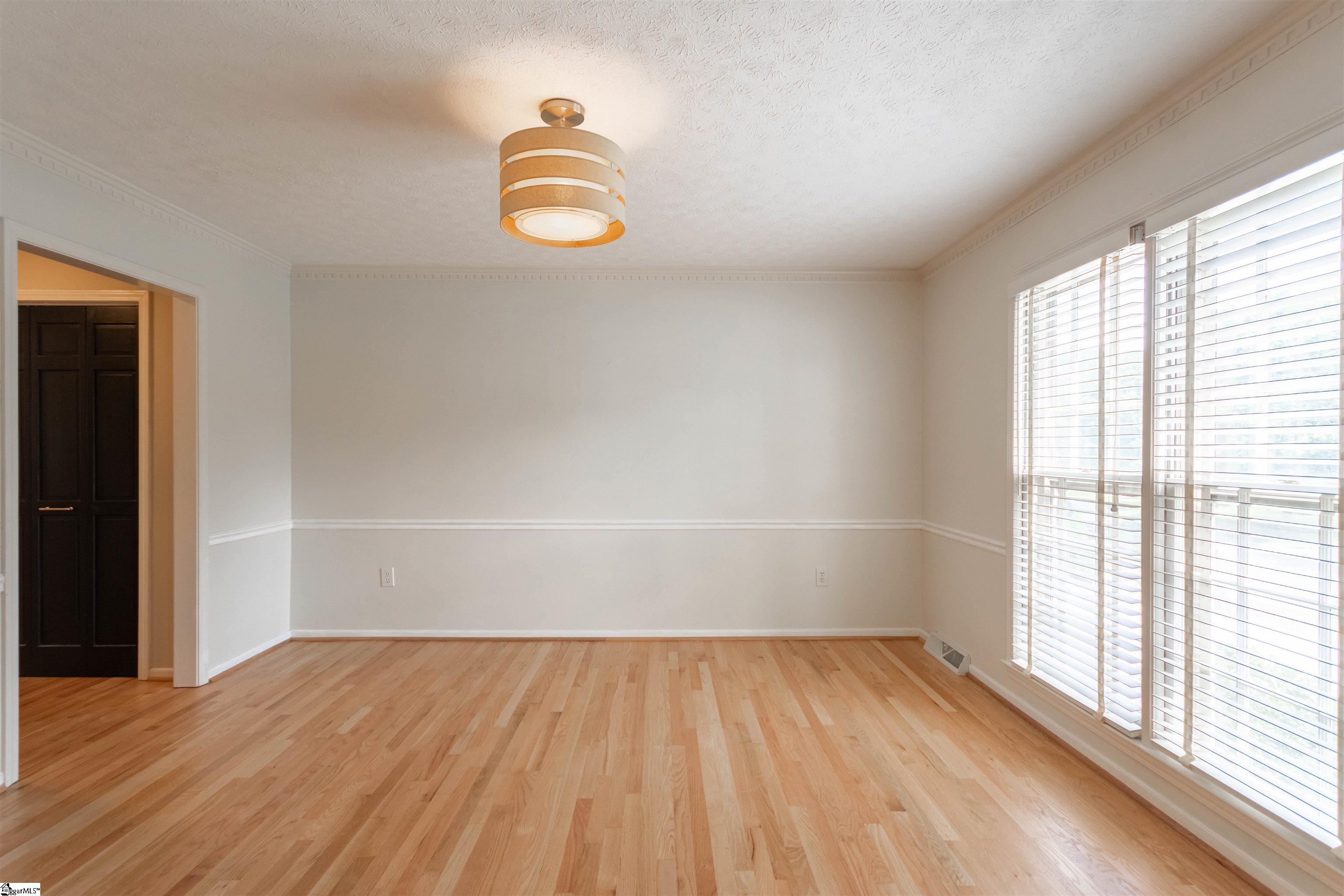 Greer, South Carolina 29650, United States, 4 Bedrooms Bedrooms, ,3 BathroomsBathrooms,Residential,Contingent,200607