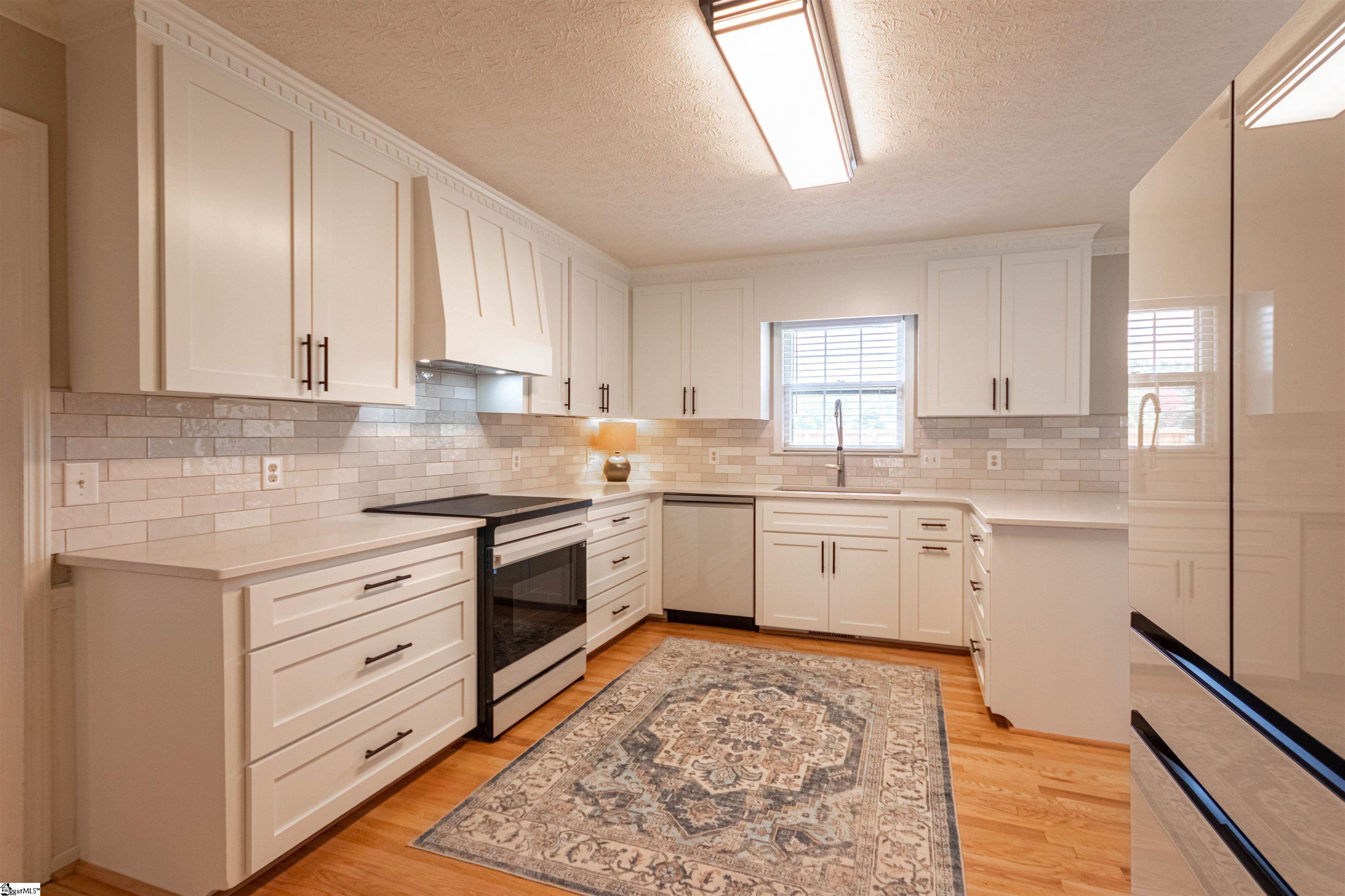 Greer, South Carolina 29650, United States, 4 Bedrooms Bedrooms, ,3 BathroomsBathrooms,Residential,Contingent,200607