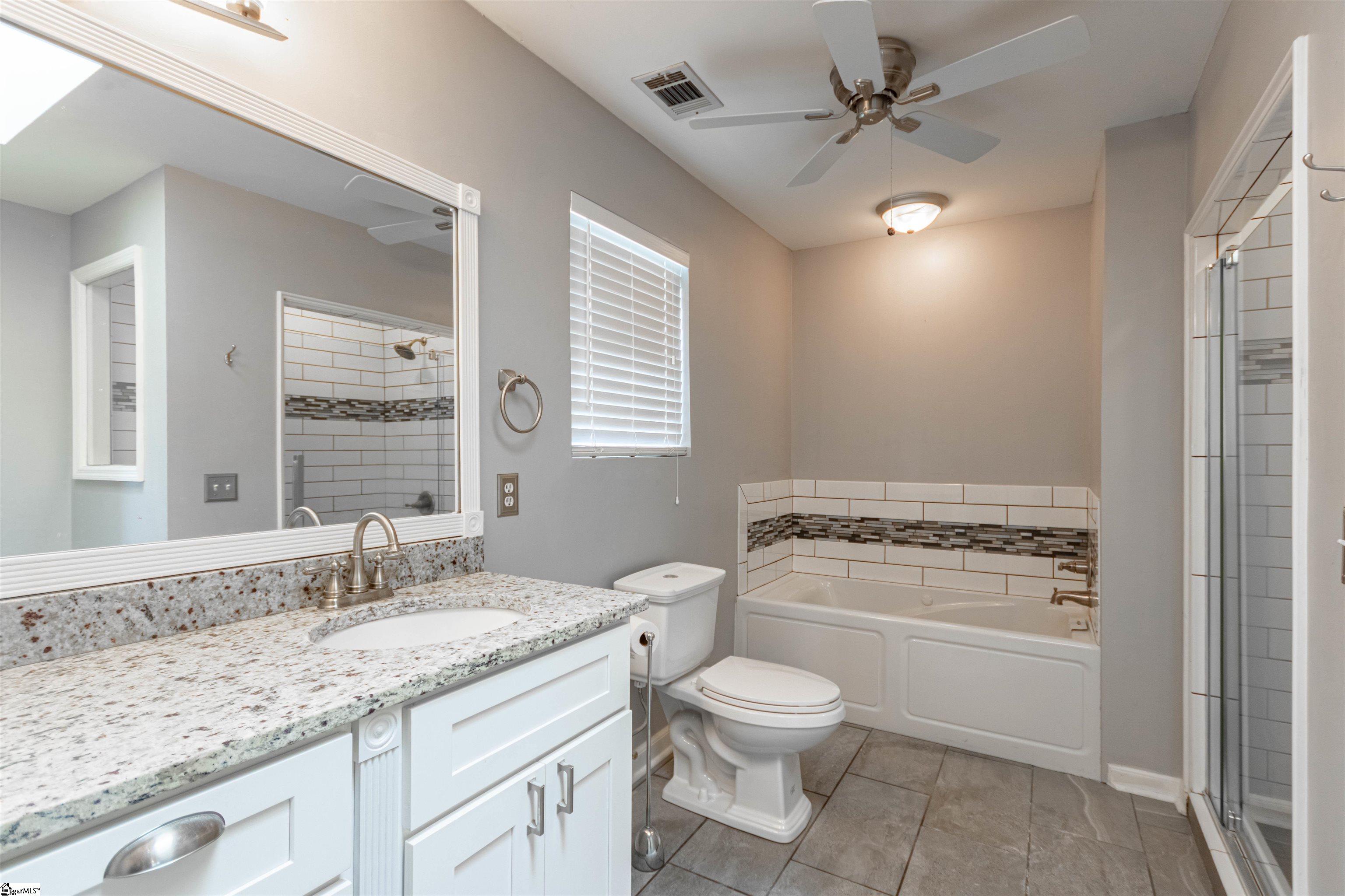 Greer, South Carolina 29650, United States, 4 Bedrooms Bedrooms, ,3 BathroomsBathrooms,Residential,Contingent,200607