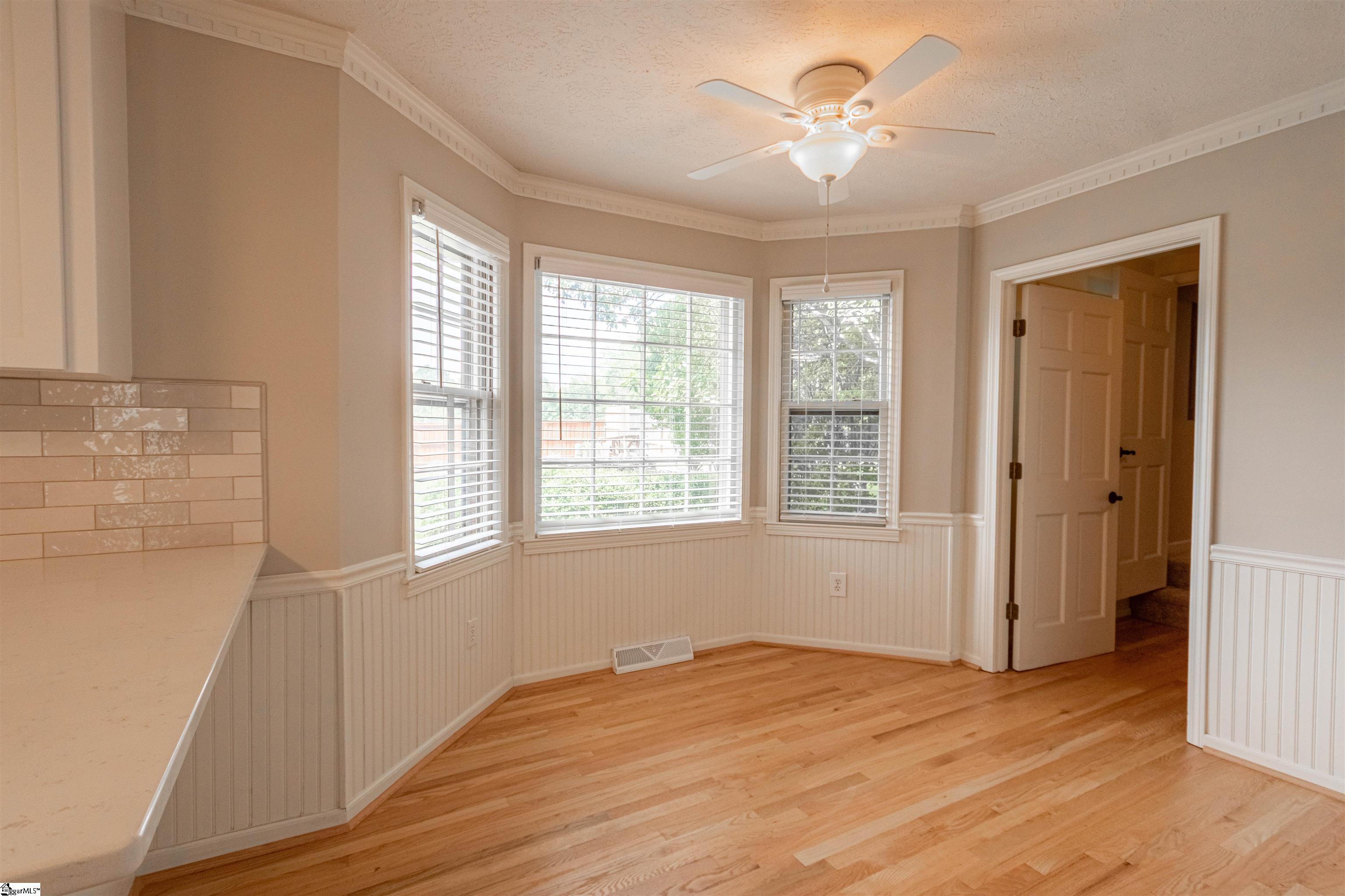 Greer, South Carolina 29650, United States, 4 Bedrooms Bedrooms, ,3 BathroomsBathrooms,Residential,Contingent,200607