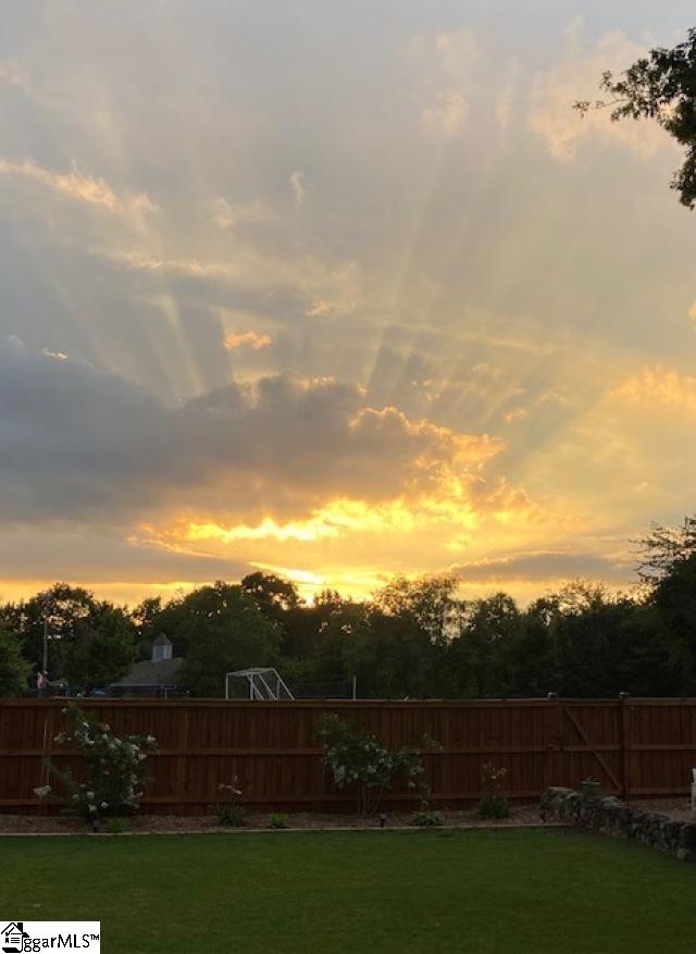 Greer, South Carolina 29650, United States, 4 Bedrooms Bedrooms, ,3 BathroomsBathrooms,Residential,Contingent,200607