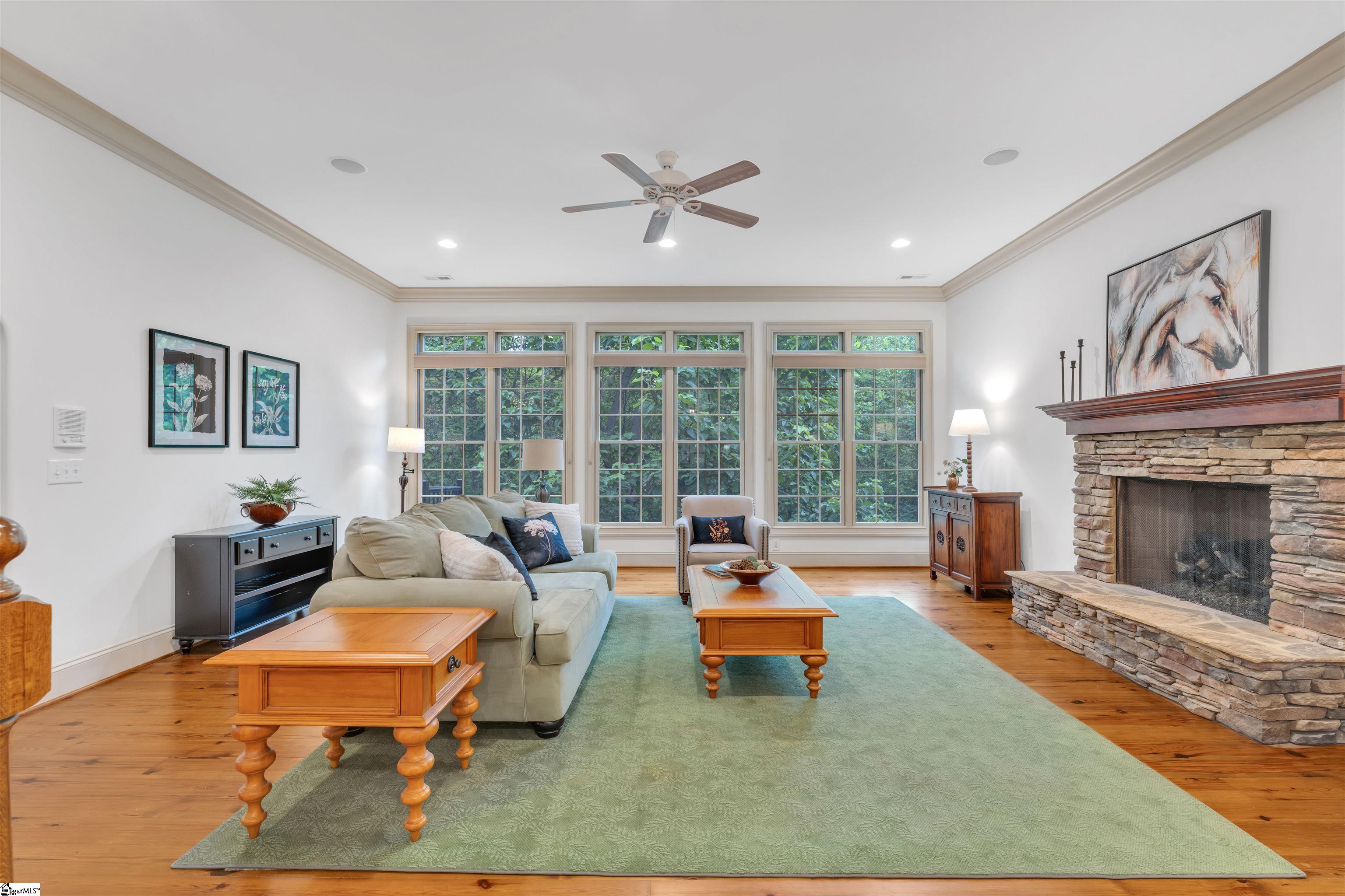 6 Deer Valley Court