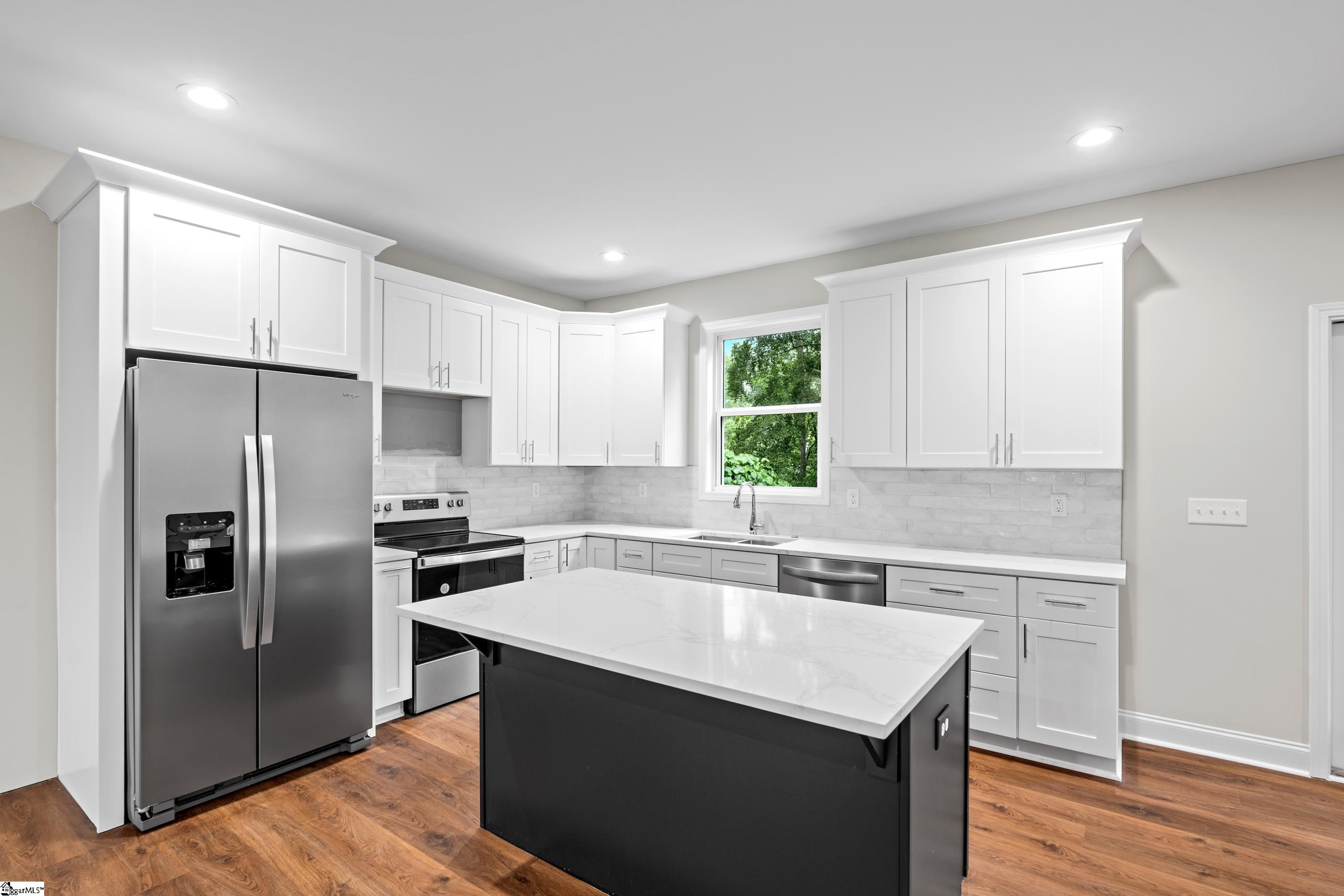 Greenville, South Carolina 29617, United States, 5 Bedrooms Bedrooms, ,4 BathroomsBathrooms,Residential,Active,225258