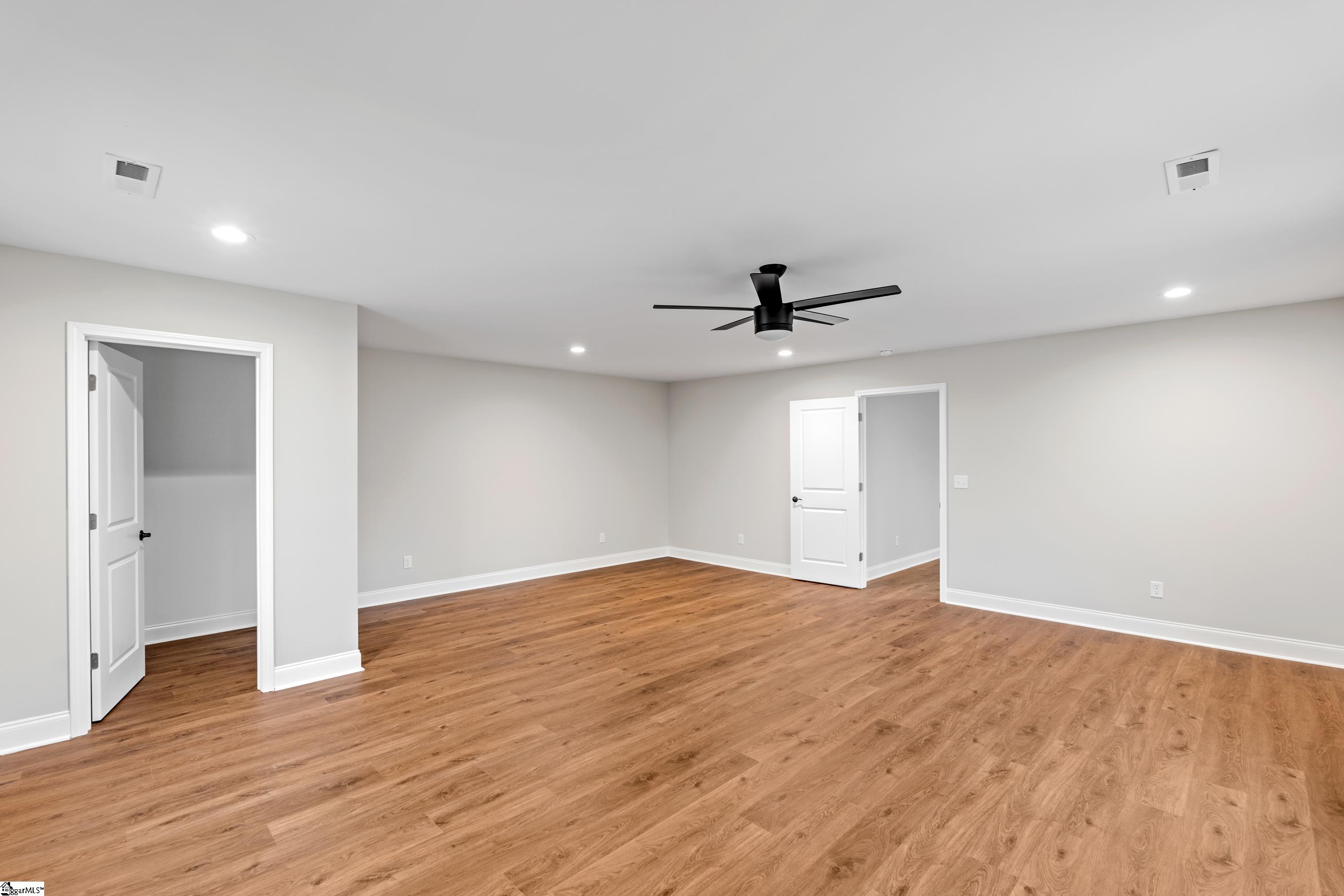 Greenville, South Carolina 29617, United States, 5 Bedrooms Bedrooms, ,4 BathroomsBathrooms,Residential,Active,225258