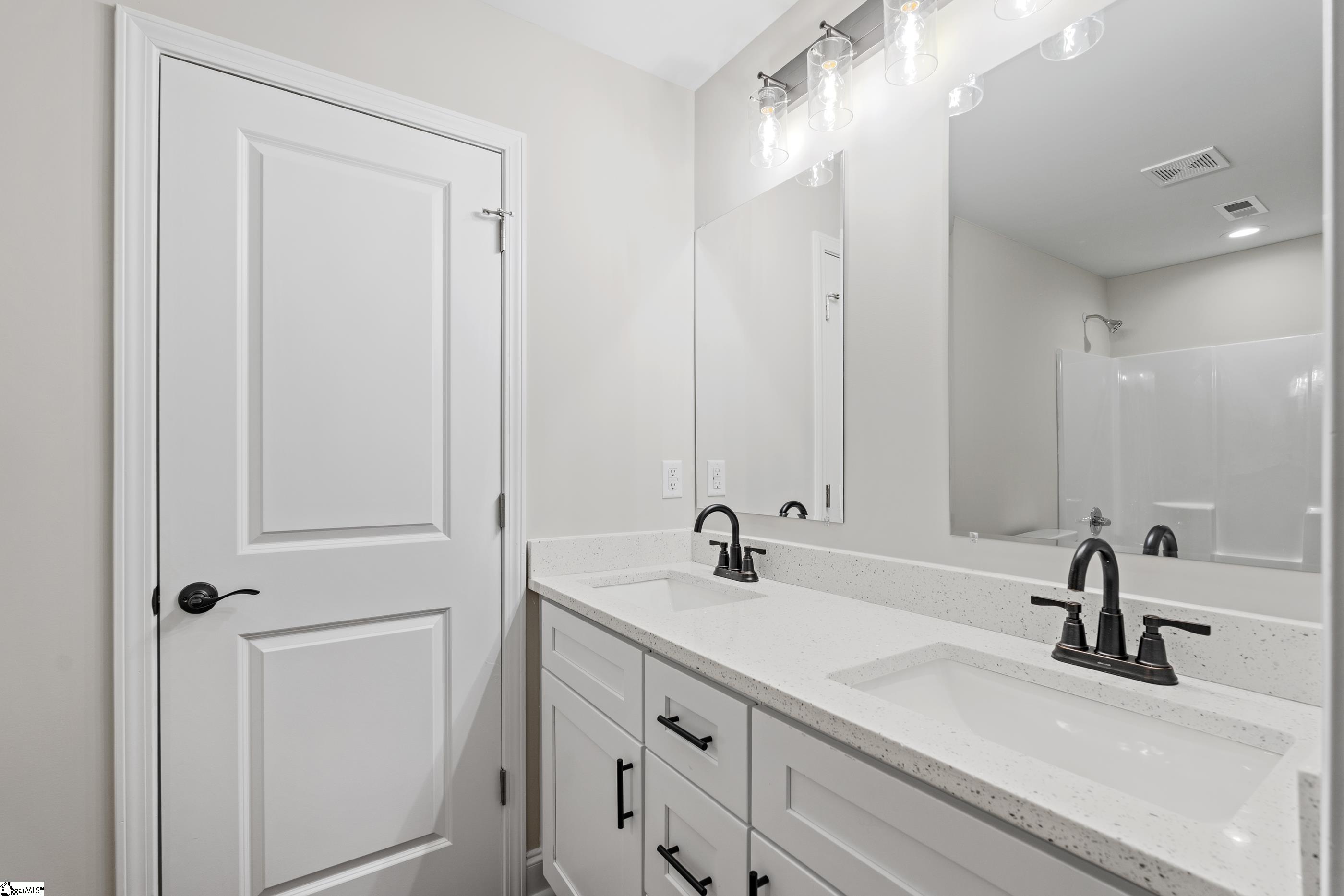 Greenville, South Carolina 29617, United States, 5 Bedrooms Bedrooms, ,4 BathroomsBathrooms,Residential,Active,225258