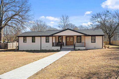 204 Woodfield Avenue Fountain Inn SC 29644