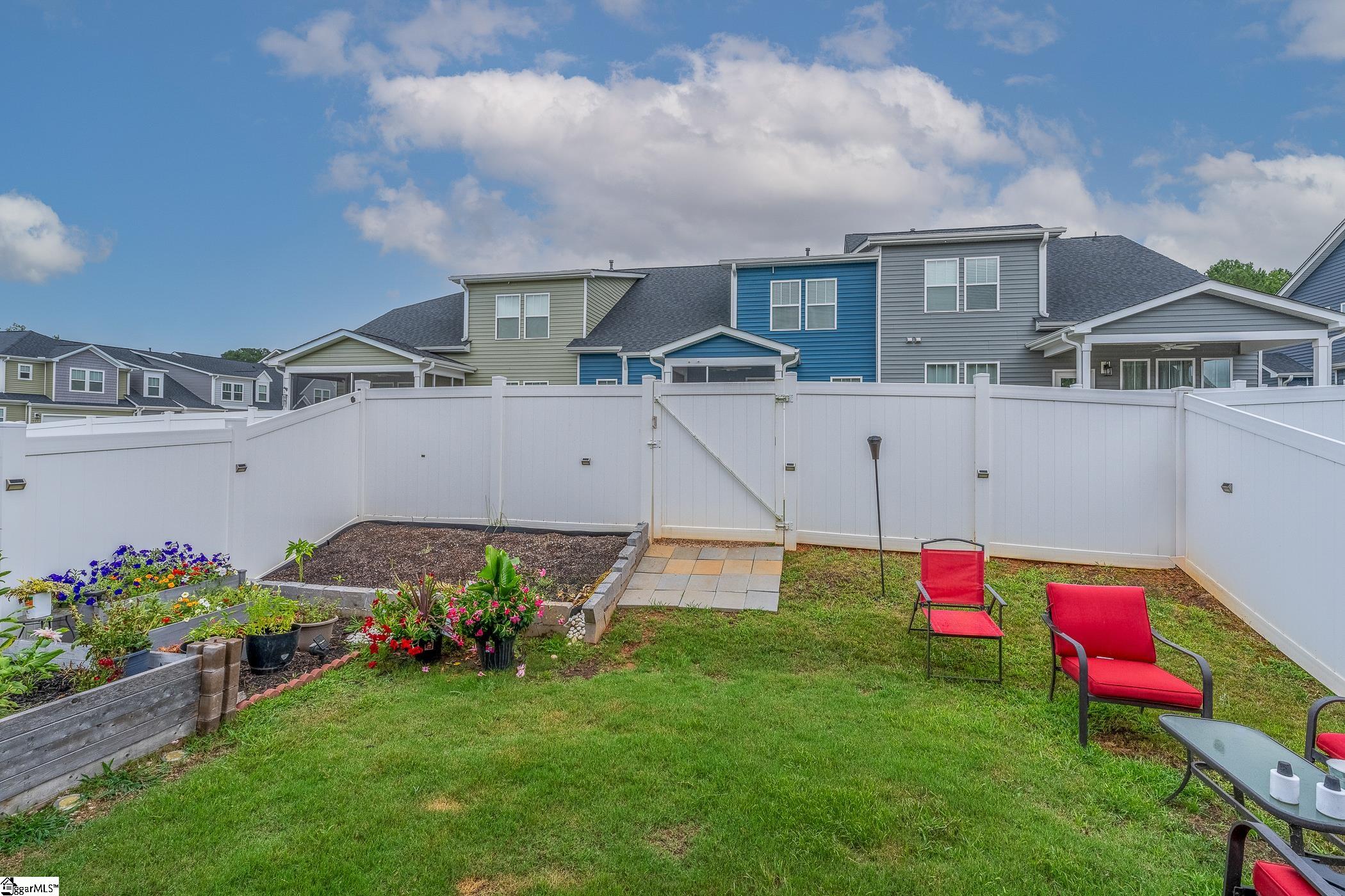 114 Pine Hollow Place