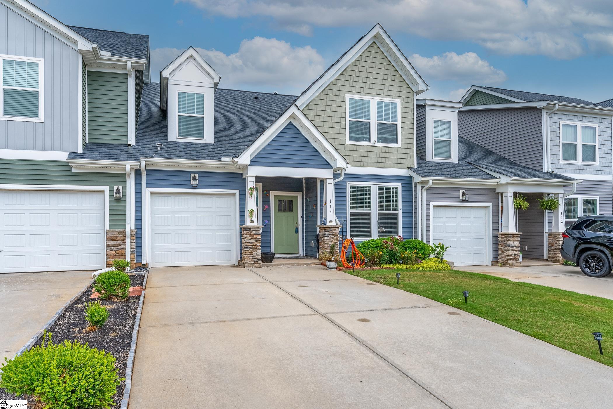 114 Pine Hollow Place