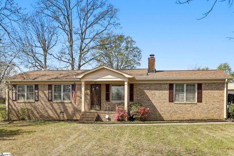 Photo of 305 Vine Hill Road, Greenville, SC 29607 (MLS # 1586020)