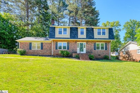 Photo of 210 Oakmont Drive, Boiling Springs, SC 29316 (MLS # 1592314)