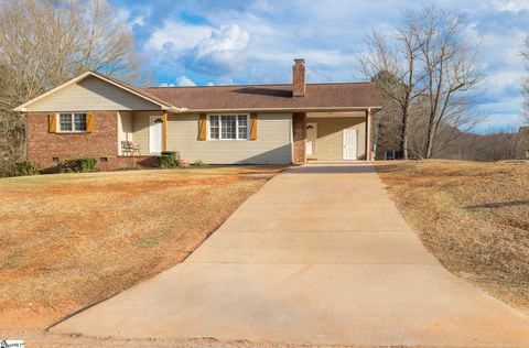 Photo of 148 Peterson Drive, Wellford, SC 29385 (MLS # 1584027)